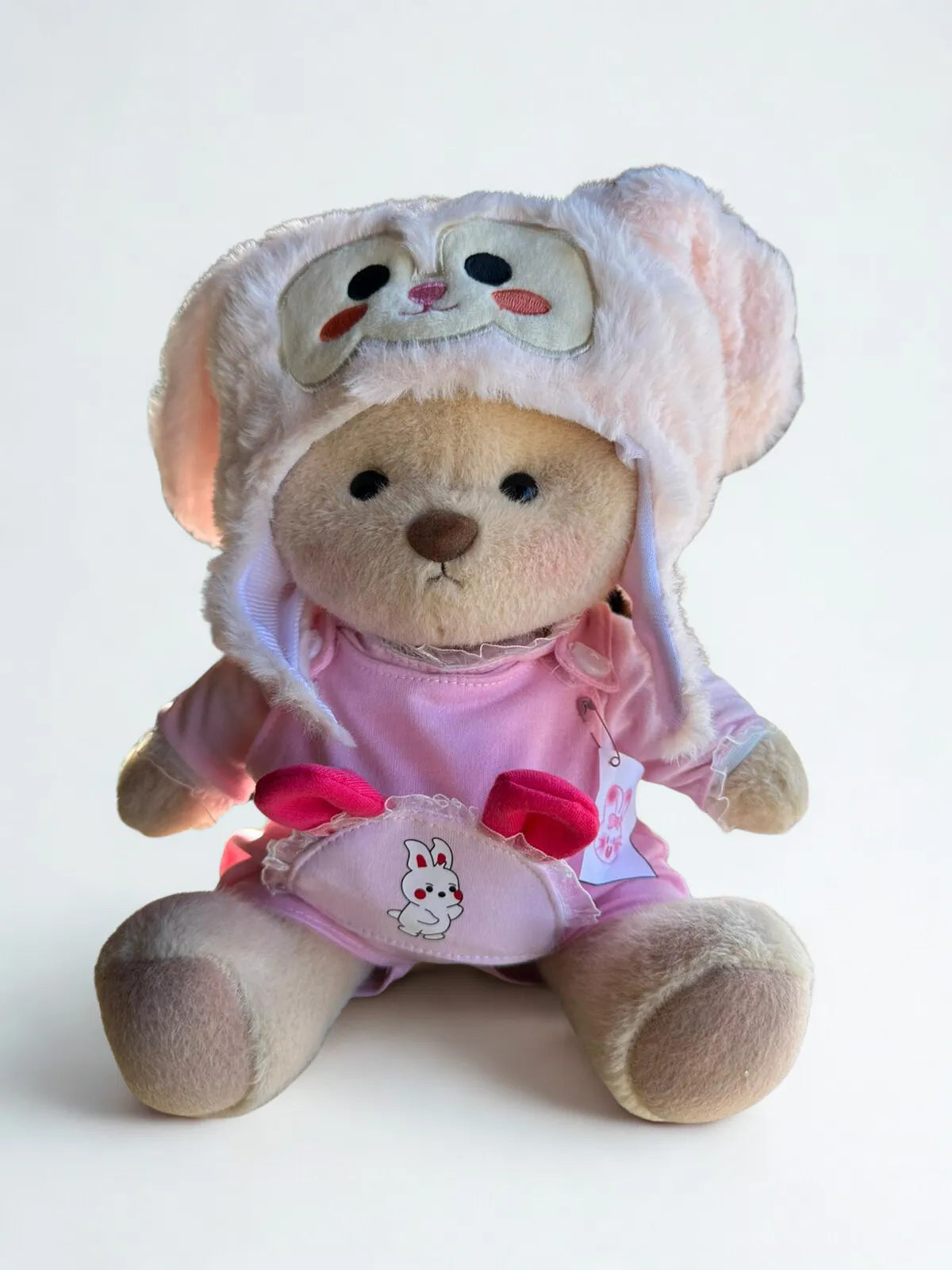 30cm-es plüssmackó és nyuszis sapkás szett